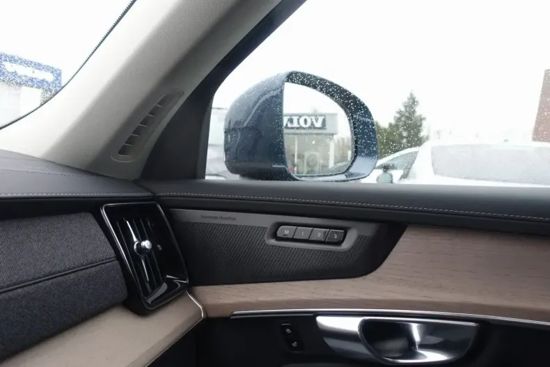 Volvo XC90 din 2025 cu 18.900 km - oferta VOL186438 - foto 16