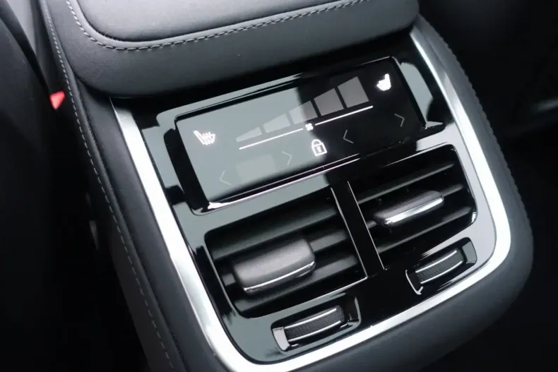 Volvo XC90 din 2025 cu 18.900 km - oferta VOL186438 - foto 18