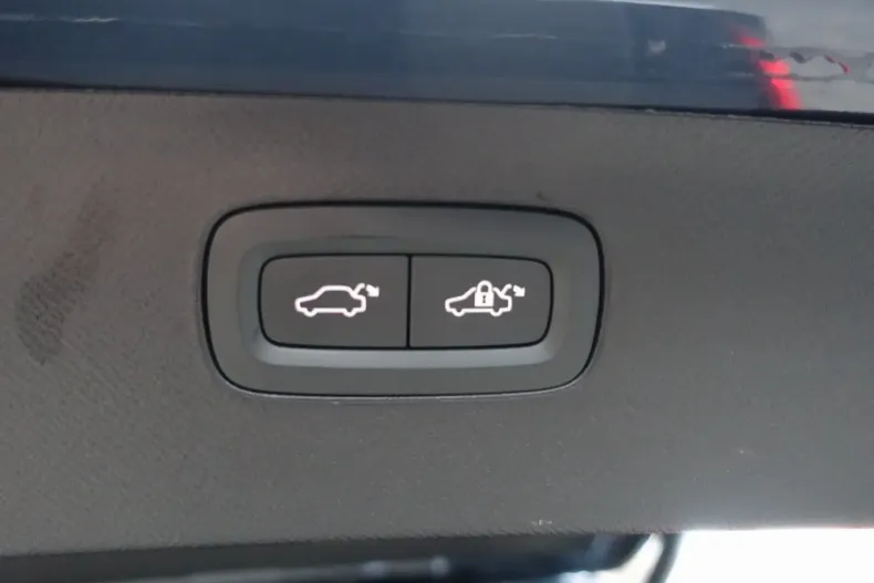 Volvo XC90 din 2025 cu 18.900 km - oferta VOL186438 - foto 27