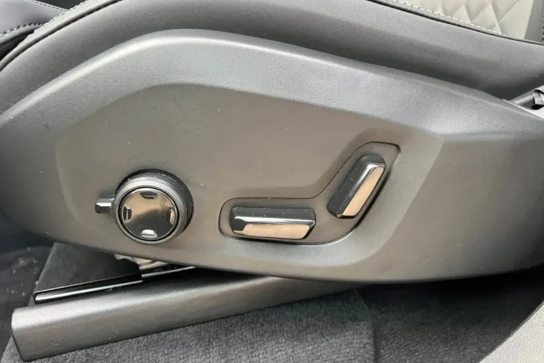 Volvo XC90 din 2025 cu 14.490 km - oferta VOL186440 - foto 15