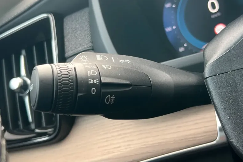 Volvo XC90 din 2025 cu 14.490 km - oferta VOL186440 - foto 22