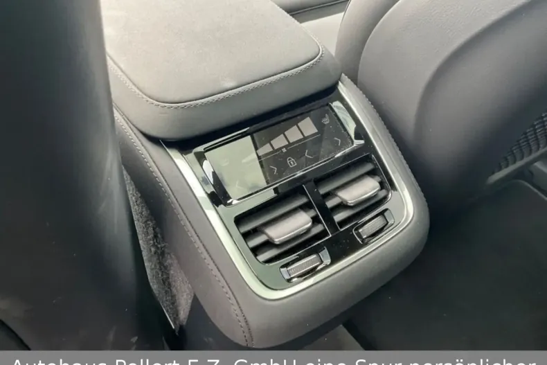 Volvo XC90 din 2024 cu 16.500 km - oferta VOL186443 - foto 8