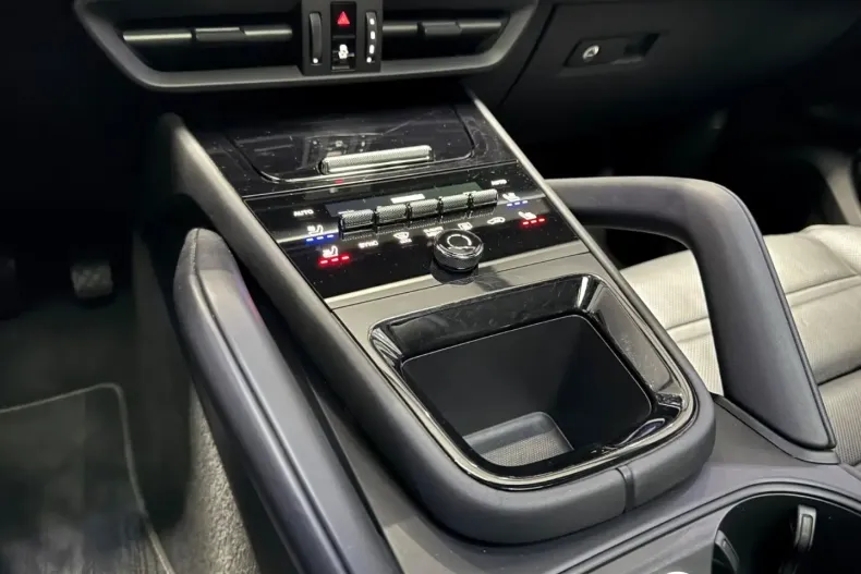 Porsche Cayenne din 2024 cu 28.000 km - oferta POR186448 - foto 10