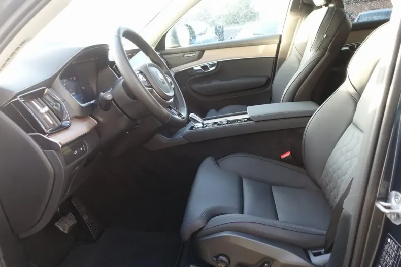 Volvo XC90 din 2025 cu 27.600 km - oferta VOL186455 - foto 9