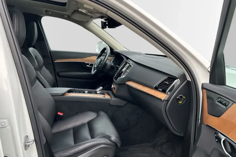 Volvo XC90 din 2022 cu 62.800 km - oferta VOL186461 - foto 5