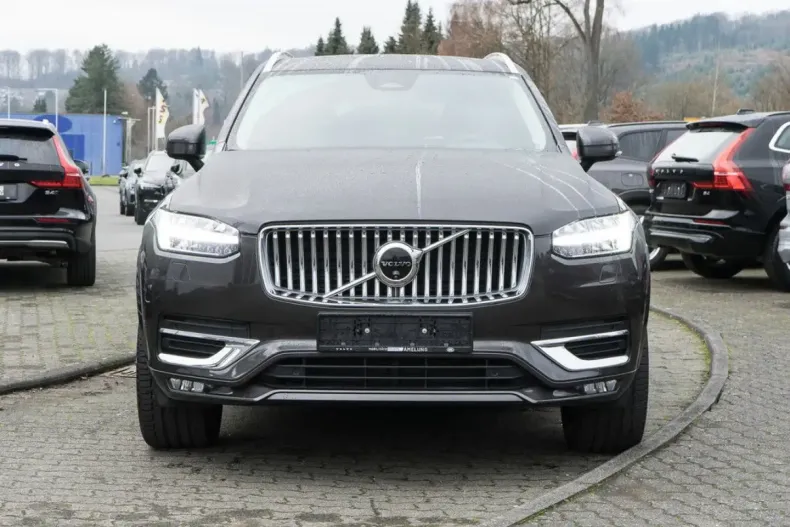 Volvo XC90 din 2023 cu 47.099 km - oferta VOL186462 - foto 1
