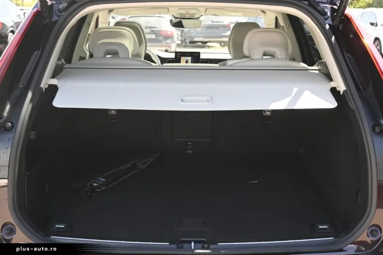 Volvo XC60 din 2025 cu 1.500 km - oferta VOL186475 - foto 7