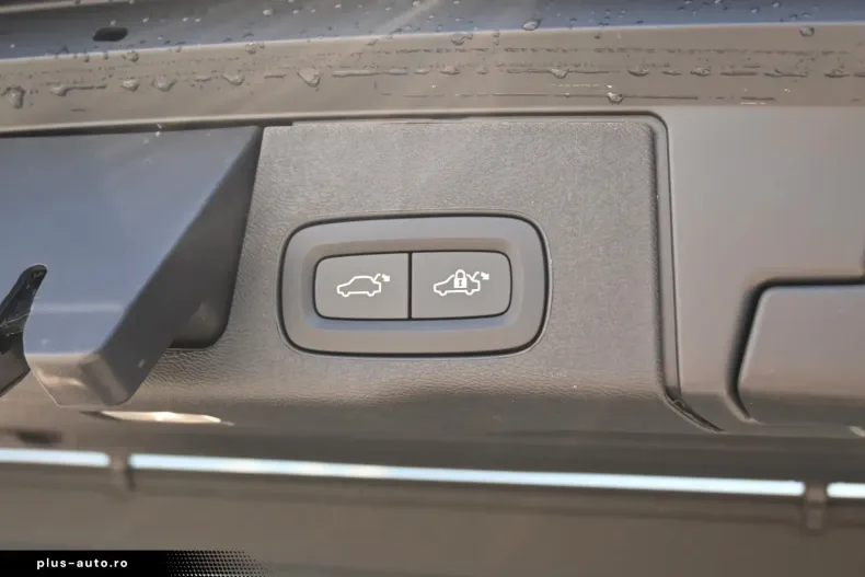 Volvo XC60 din 2025 cu 1.500 km - oferta VOL186475 - foto 8