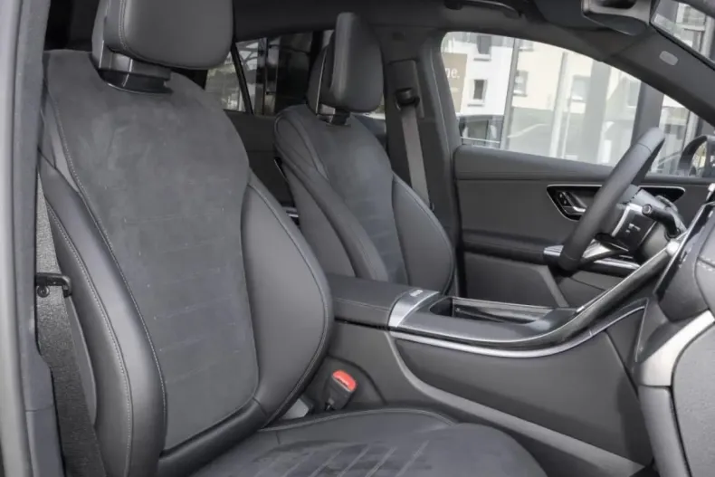 Mercedes-Benz GLC 200 (Clasa GLC) din 2025 cu 23.500 km - oferta MER186481 - foto 4