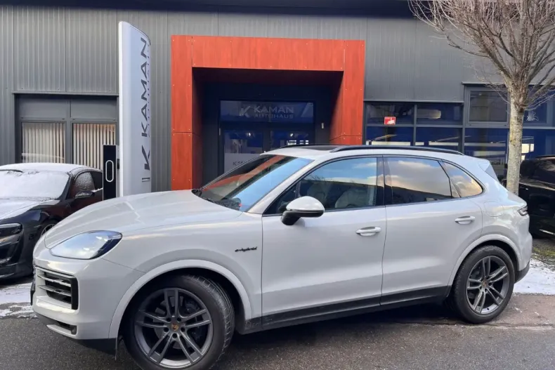 Porsche Cayenne din 2024 cu 25.400 km - oferta POR186484 - foto 1