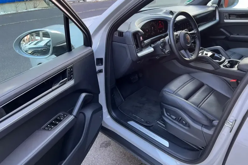 Porsche Cayenne din 2024 cu 25.400 km - oferta POR186484 - foto 5