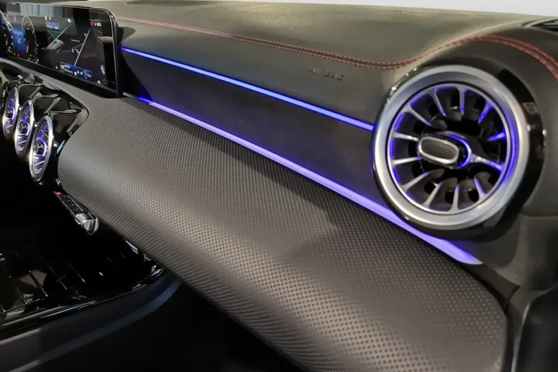 Mercedes-Benz CLA 200 (Clasa CLA) din 2024 cu 25.052 km - oferta MER186490 - foto 16