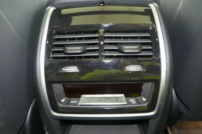 BMW X6 M (Seria X) din 2025 cu 15.300 km - oferta BMW186494 - foto 10