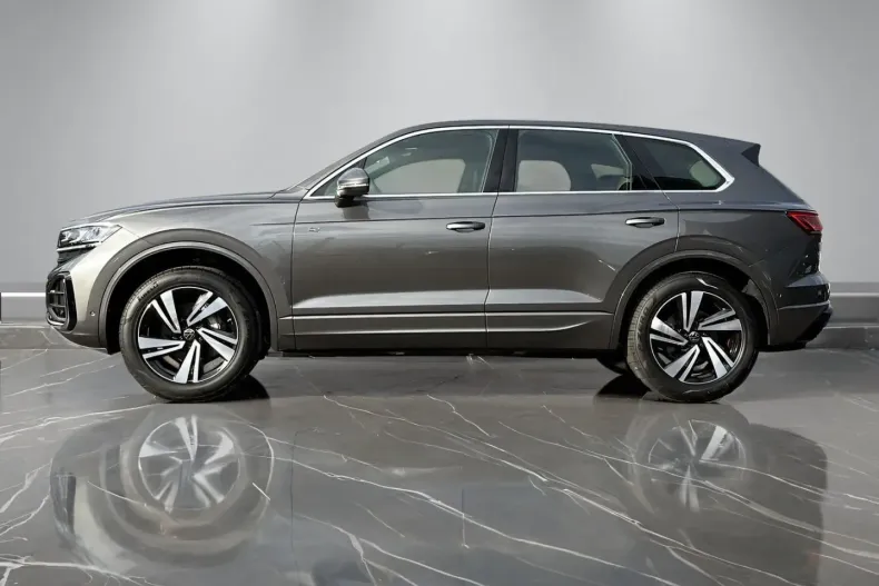 Volkswagen Touareg din 2024 cu 32.366 km - oferta VOL186514 - foto 4