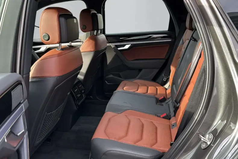 Volkswagen Touareg din 2024 cu 32.366 km - oferta VOL186514 - foto 9