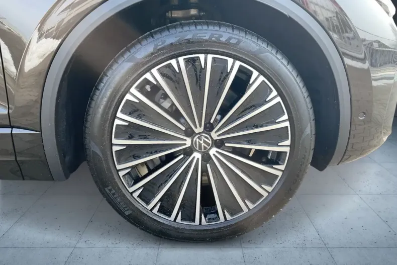 Volkswagen Touareg din 2025 cu 13.936 km - oferta VOL186516 - foto 7