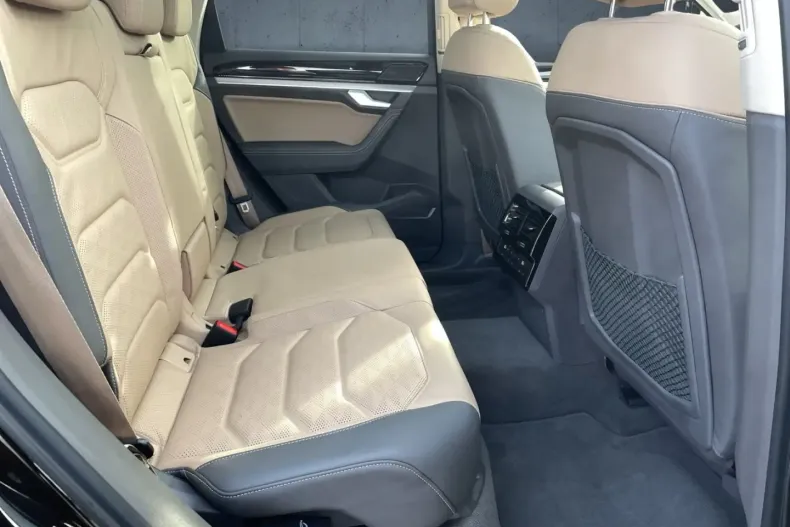 Volkswagen Touareg din 2025 cu 13.936 km - oferta VOL186516 - foto 21