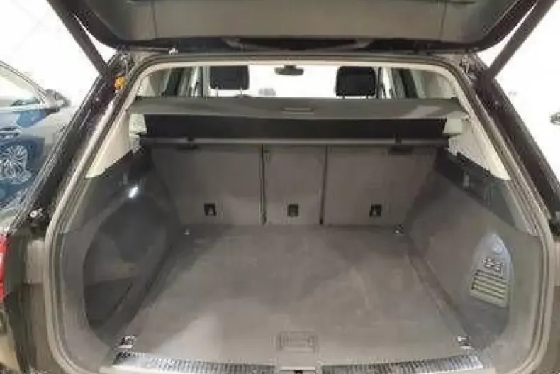 Volkswagen Touareg din 2025 cu 25.850 km - oferta VOL186518 - foto 6