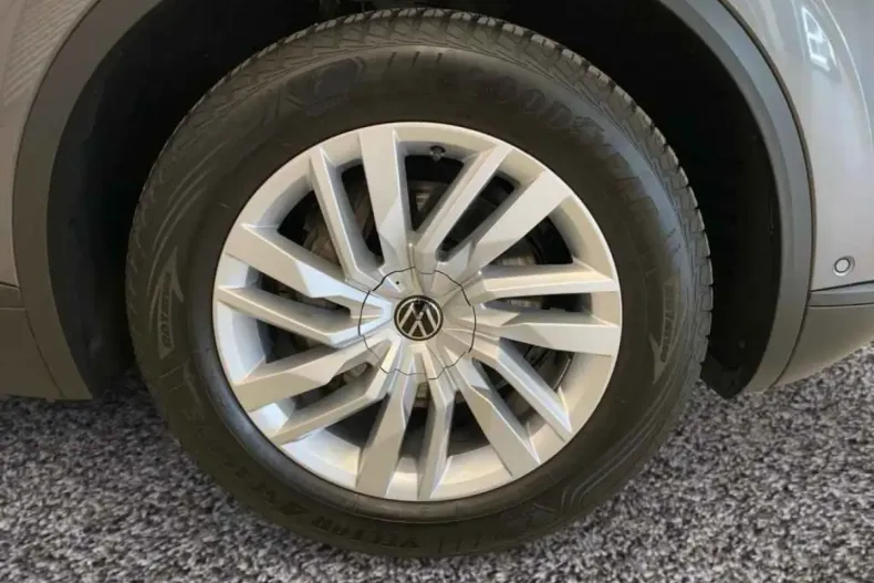 Volkswagen Touareg din 2025 cu 26.300 km - oferta VOL186519 - foto 4