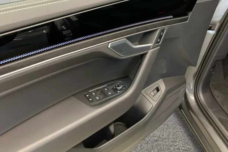 Volkswagen Touareg din 2025 cu 26.300 km - oferta VOL186519 - foto 9