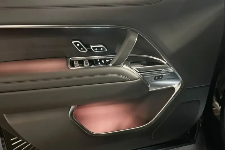 Land Rover Range Rover din 2025 cu 22.618 km - oferta LAN186520 - foto 13