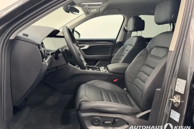 Volkswagen Touareg din 2025 cu 23.638 km - oferta VOL186522 - foto 4