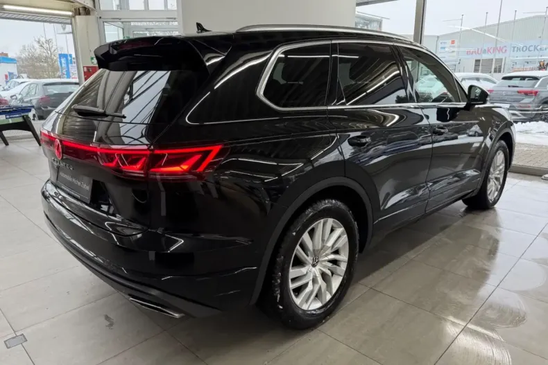 Volkswagen Touareg din 2025 cu 25.000 km - oferta VOL186523 - foto 3