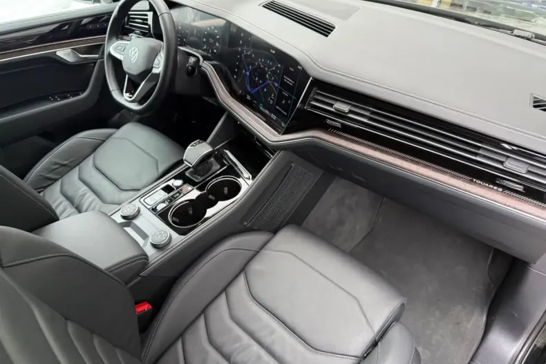 Volkswagen Touareg din 2025 cu 25.000 km - oferta VOL186523 - foto 4