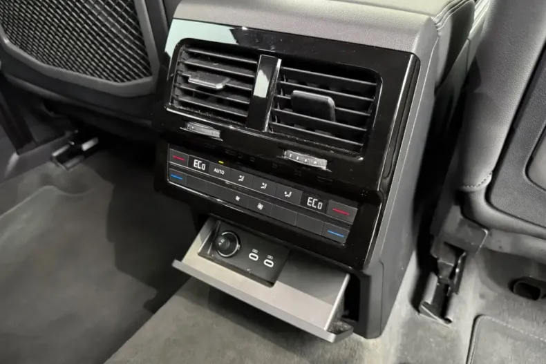 Volkswagen Touareg din 2025 cu 25.000 km - oferta VOL186523 - foto 26