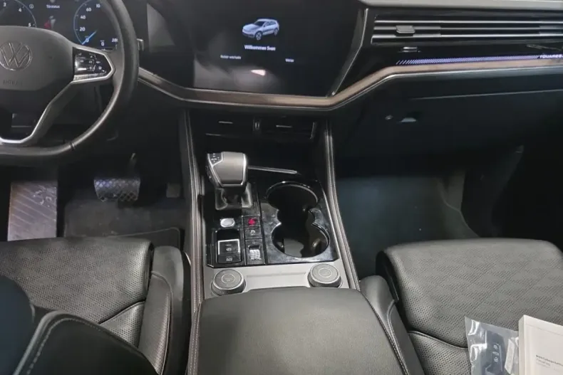 Volkswagen Touareg din 2024 cu 63.145 km - oferta VOL186528 - foto 6