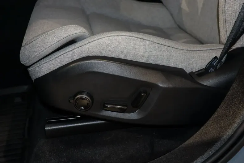 Volvo XC90 din 2022 cu 30.586 km - oferta VOL186530 - foto 11