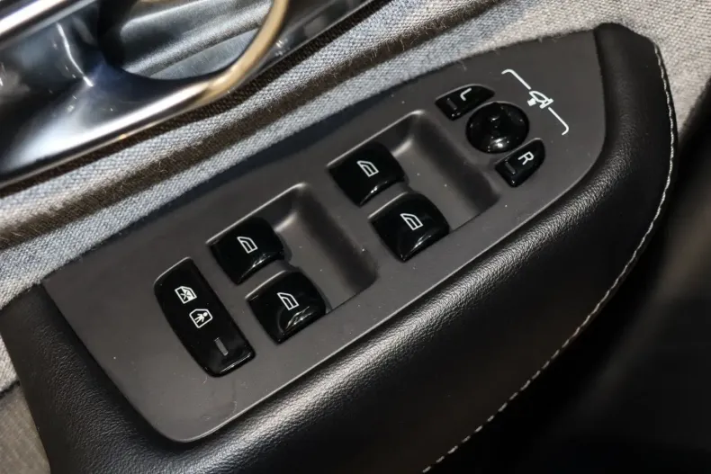 Volvo XC90 din 2022 cu 30.586 km - oferta VOL186530 - foto 13