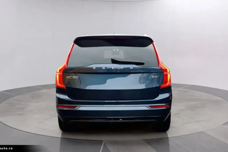 Volvo XC90 din 2023 cu 30.000 km - oferta VOL186531 - foto 4