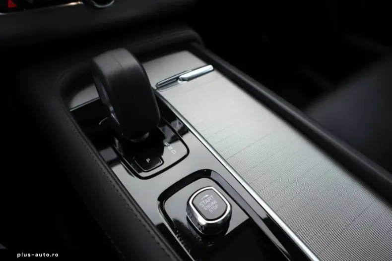 Volvo XC90 din 2022 cu 49.411 km - oferta VOL186532 - foto 21