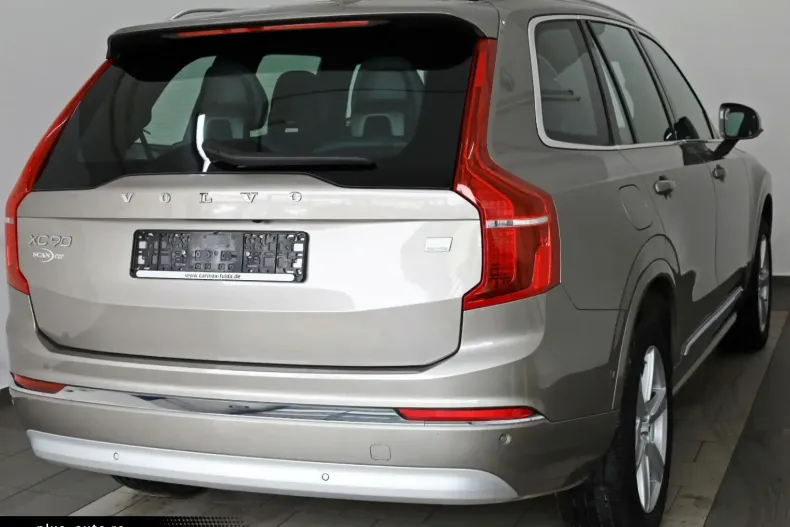 Volvo XC90 din 2022 cu 43.405 km - oferta VOL186536 - foto 3