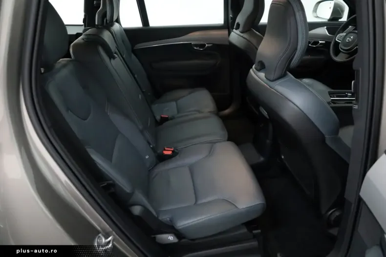 Volvo XC90 din 2022 cu 43.405 km - oferta VOL186536 - foto 7
