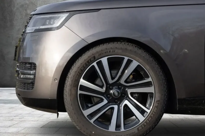 Land Rover Range Rover din 2025 cu 12.998 km - oferta LAN186537 - foto 9