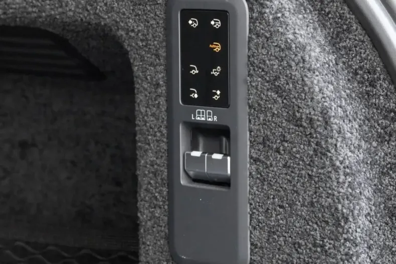 Land Rover Range Rover din 2025 cu 12.998 km - oferta LAN186537 - foto 17