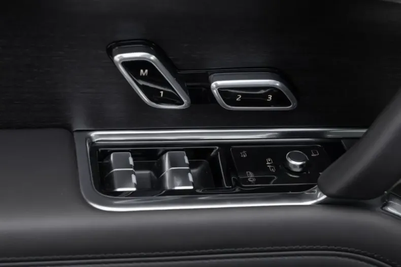 Land Rover Range Rover din 2025 cu 12.998 km - oferta LAN186537 - foto 18