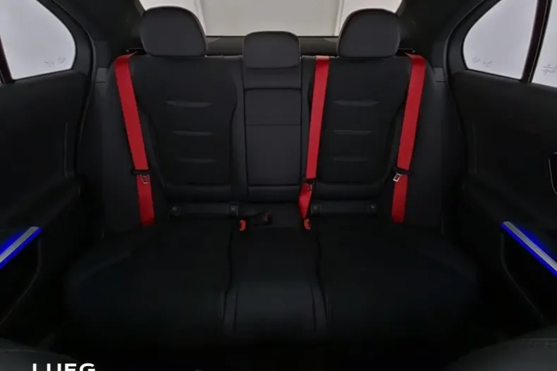 Mercedes-Benz C 43 AMG (Clasa C) din 2024 cu 12.594 km - oferta MER186542 - foto 6