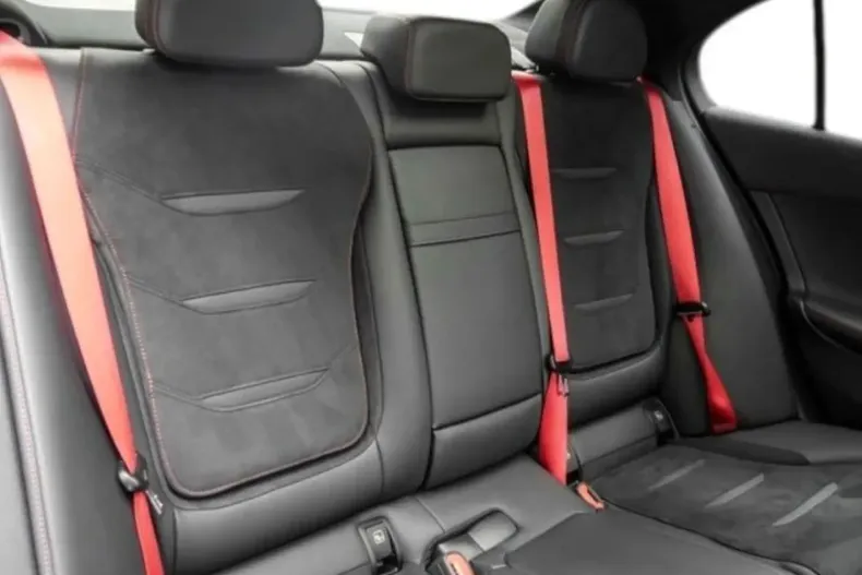 Mercedes-Benz C 43 AMG (Clasa C) din 2024 cu 9.700 km - oferta MER186544 - foto 18