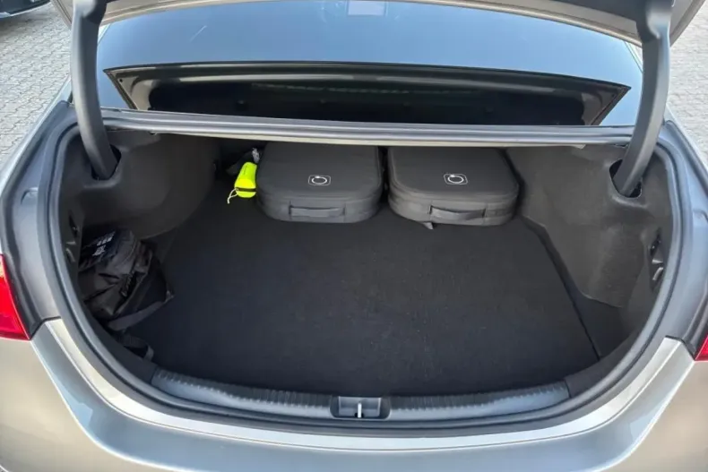 Mercedes-Benz C 400 (Clasa C) din 2024 cu 27.749 km - oferta MER186545 - foto 10