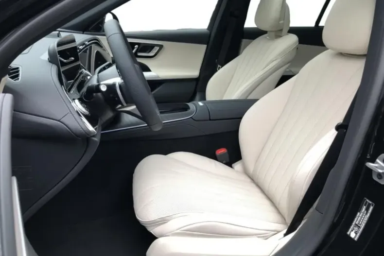 Mercedes-Benz E 220 (Clasa E) din 2025 cu 26.492 km - oferta MER186549 - foto 5