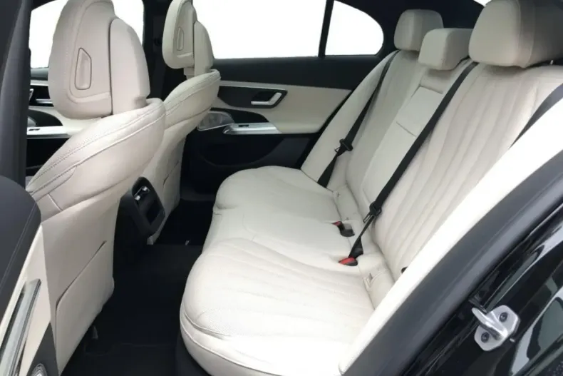 Mercedes-Benz E 220 (Clasa E) din 2025 cu 26.492 km - oferta MER186549 - foto 7