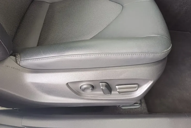 Toyota Camry din 2022 cu 23.879 km - oferta TOY186553 - foto 14