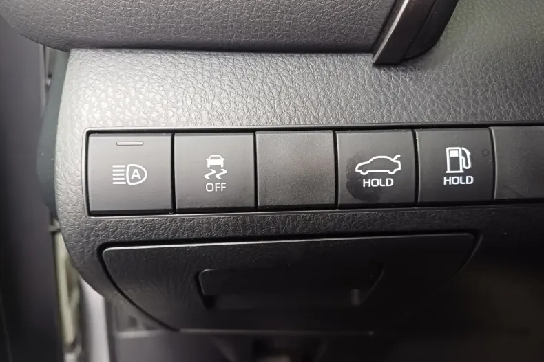 Toyota Camry din 2022 cu 23.879 km - oferta TOY186553 - foto 19