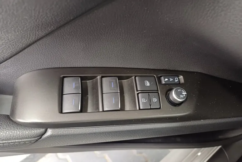 Toyota Camry din 2022 cu 23.879 km - oferta TOY186553 - foto 20