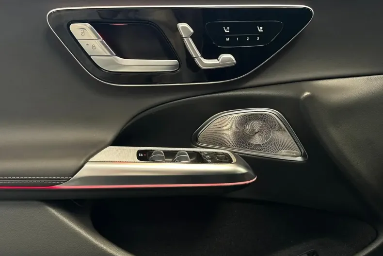 Mercedes-Benz E 53 AMG (Clasa E) din 2025 cu 7.441 km - oferta MER186555 - foto 8