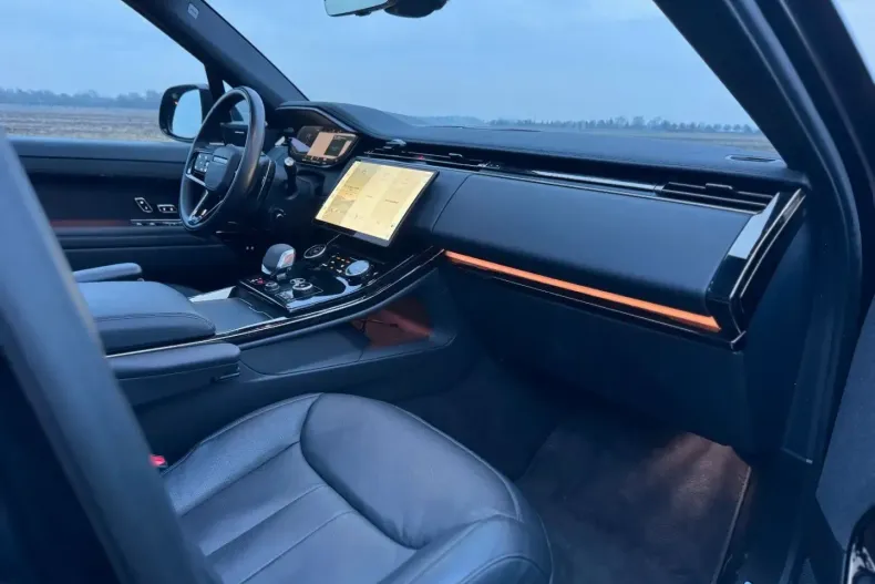 Land Rover Range Rover Sport din 2024 cu 19.522 km - oferta LAN186564 - foto 4