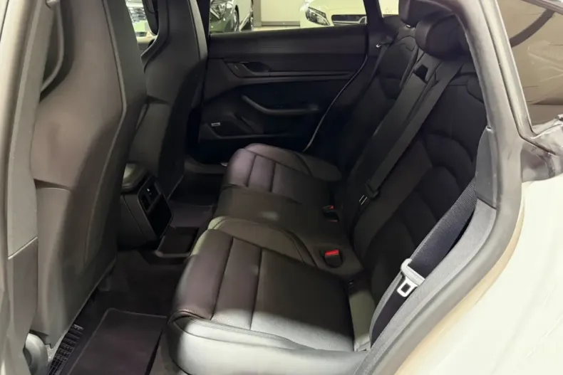 Porsche Taycan din 2021 cu 89.500 km - oferta POR186573 - foto 24